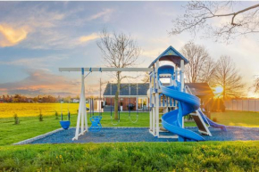Backyard Getaway•Amish Farmland•Hot tub•Fire pit